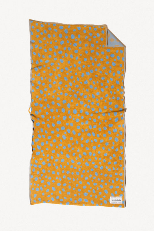 Pebbles Bath Towel | Caramel & Sky