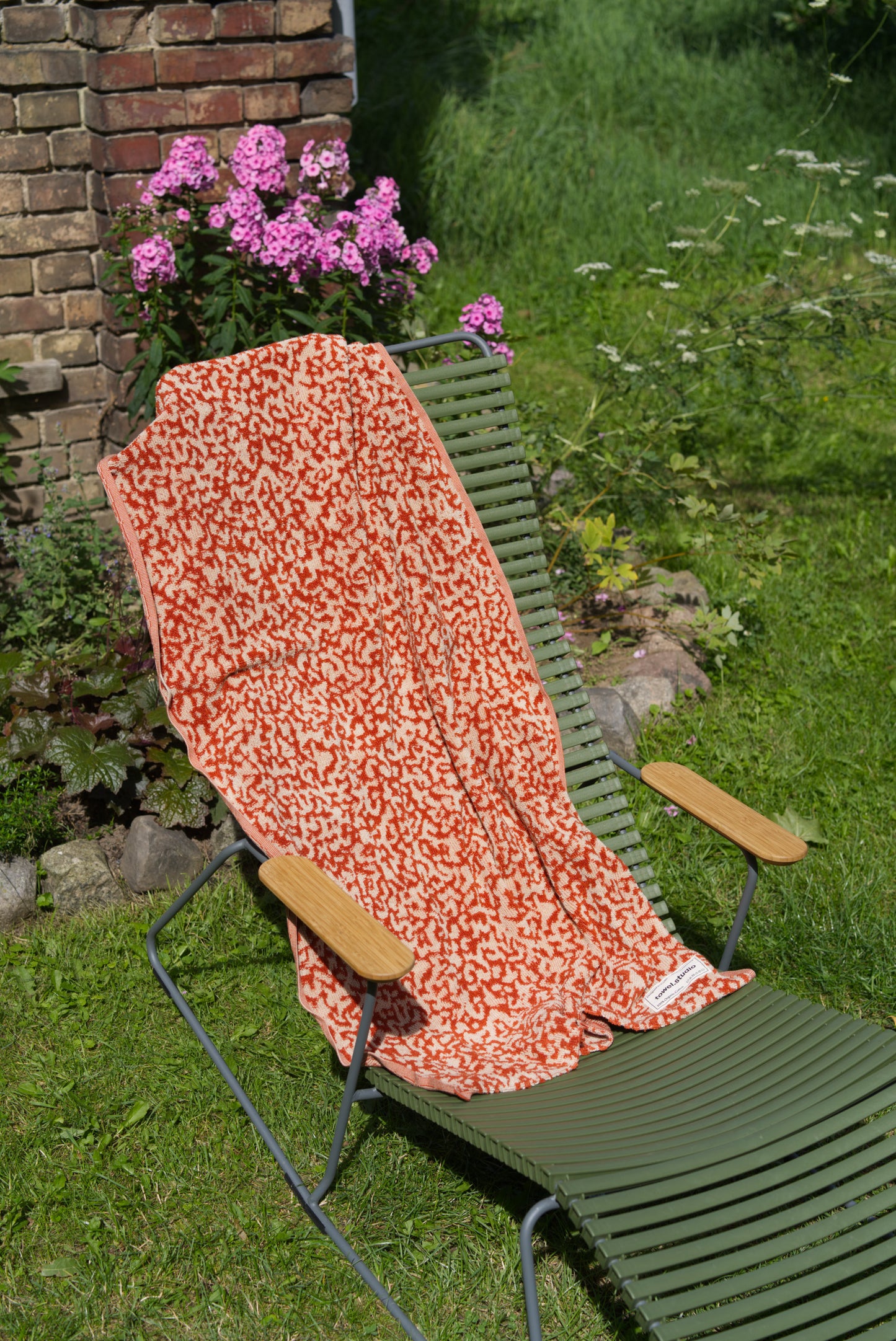 Noisy Camo Bath Towel | Salamander