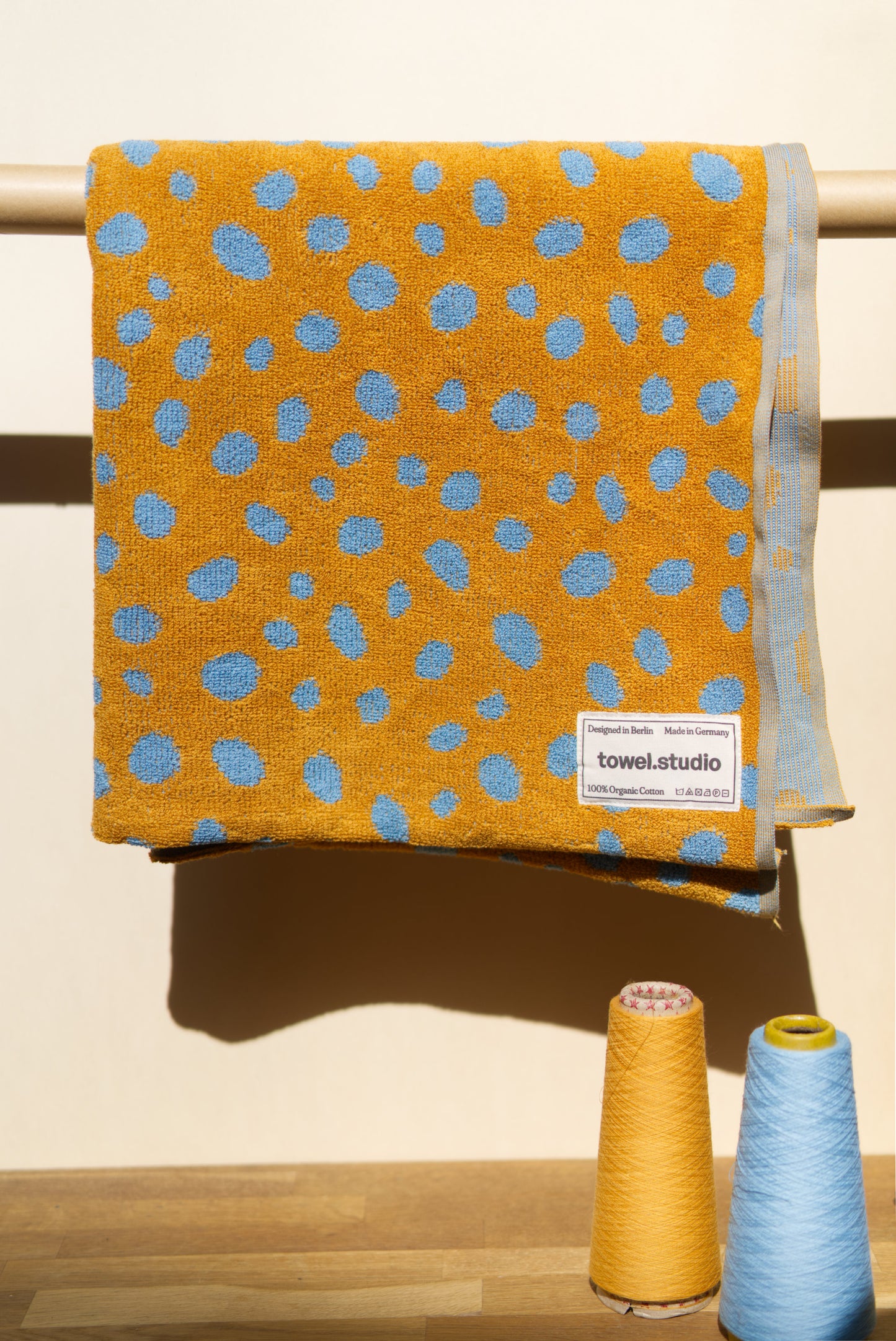 Pebbles Bath Towel | Caramel & Sky