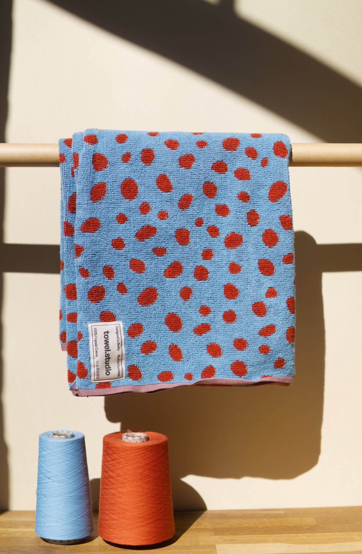 Pebbles Bath Towel | Sky & Brick