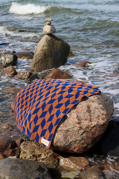 Arrow Tail Beach Towel | Azure & Chestnut